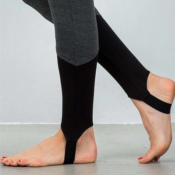 ‼️CLEARANCE‼️ Two Tone Leggings - Picture 6 of 8